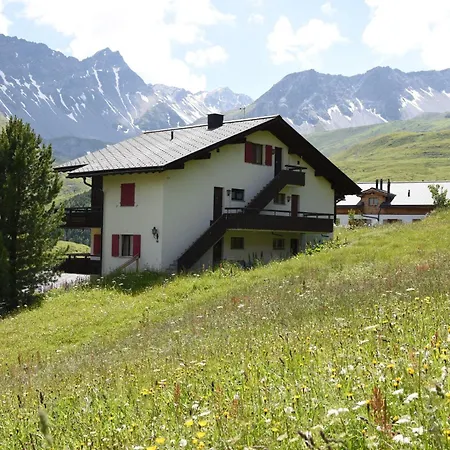 Christina 7 Apartman *